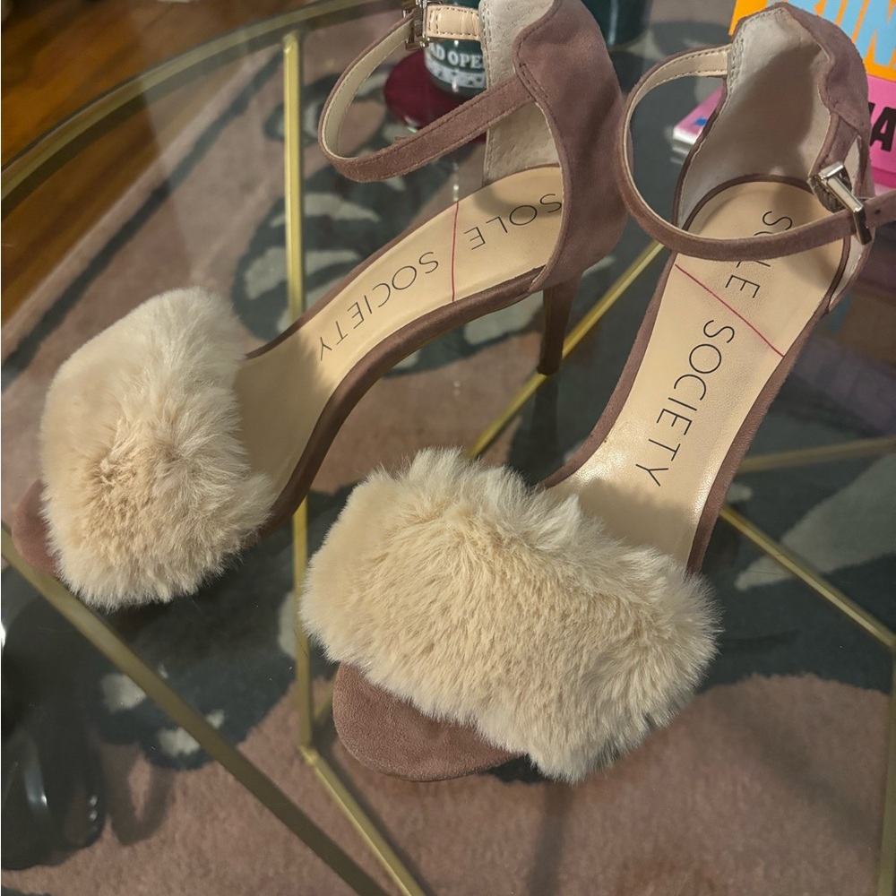 Sole Society Fluffy open toe heels 🩷